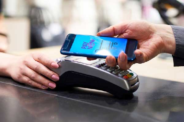 GUESS中国全线关店：轻装上阵的“战略性撤退”与“IP化重生”